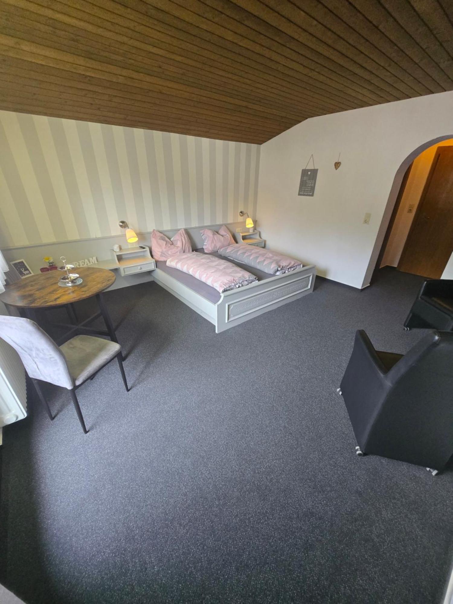 ליוטאש Mountain Motel מראה חיצוני תמונה